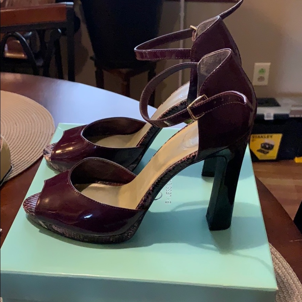 Jessica Simpson purple platform sandals!